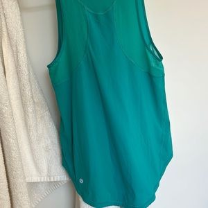 Lululemontank top top in perfect condition